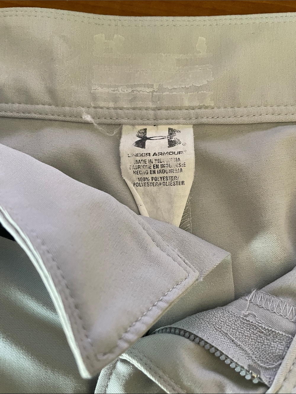 Under Armour Light Gray Athletic Cargo Shorts with Belt - Picture 7 of 8